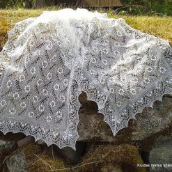 Alternative view of Haapsalu shawl yarn