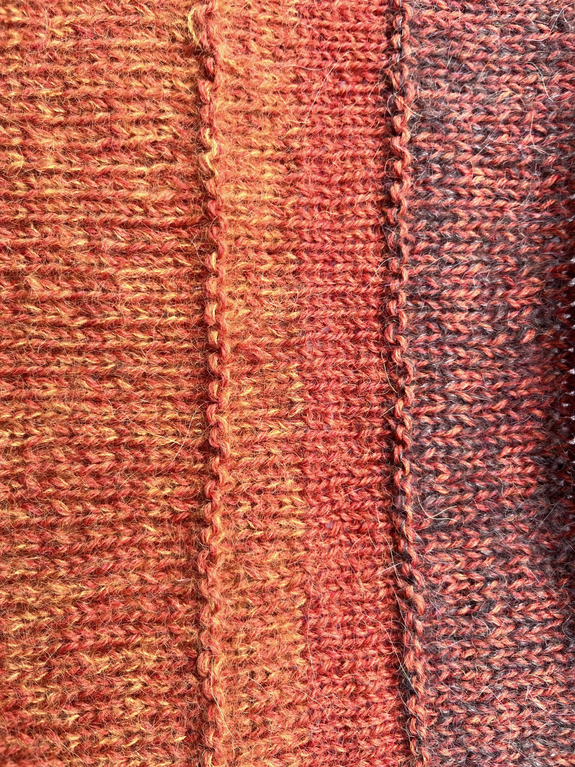 een alpaca en een kidsilk samen gebreid- Finlandia Import