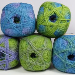 Alternative view of Kauni effectgaren 8/2 EKS lila/groen/l. blauw